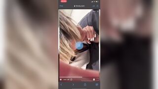 Lo succhia al suo tipo che le viene sulle tette