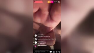 Diretta con le sue belle tettone naturali per eccitare i fans