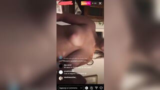 Diretta con le sue belle tettone naturali per eccitare i fans