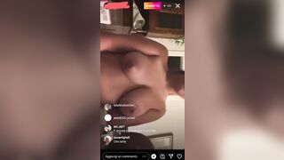 Diretta con le sue belle tettone naturali per eccitare i fans