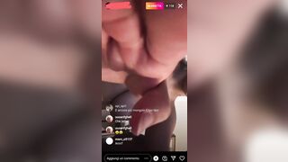 Diretta con le sue belle tettone naturali per eccitare i fans