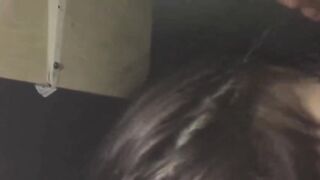 Che schifo - Lo succhia al fidanzato e si sputa sulle tette