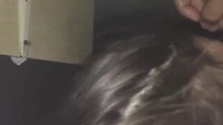 Che schifo - Lo succhia al fidanzato e si sputa sulle tette