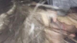 Che schifo - Lo succhia al fidanzato e si sputa sulle tette