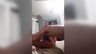 Fa godere la sua amante leccandole la fica