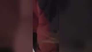 Giovane coppia fa sesso nel bagno dell'università