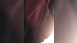 Giovane coppia fa sesso nel bagno dell'università