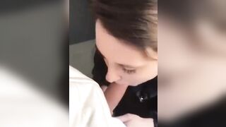 Anteprima del video: Giovane coppia fa sesso nel bagno dell'università