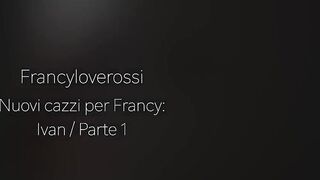 Ragazza italiana scopa con un fan superdotato che la sfonda