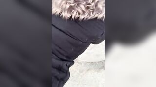 Sei sicuro che non ci vedono? Non ci vedono tranquilla - Scopata sotto il cavalcavia