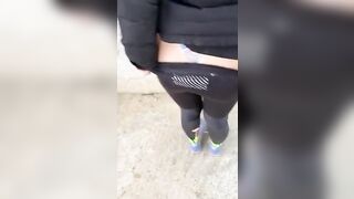 Sei sicuro che non ci vedono? Non ci vedono tranquilla - Scopata sotto il cavalcavia