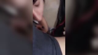 La bambolina mi succhia il cazzo