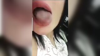 Anteprima del video: Porca napoletana si fa leccare la fica