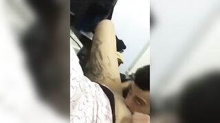 Porca napoletana si fa leccare la fica