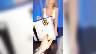 Amore guarda che regalo di Natale ti ho fatto