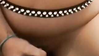 Cosa sei tu? Una troia e mi piace il cazzo Dimmelo ancora