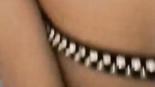 Cosa sei tu? Una troia e mi piace il cazzo Dimmelo ancora