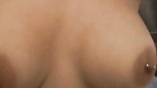 Cosa sei tu? Una troia e mi piace il cazzo Dimmelo ancora