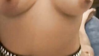 Cosa sei tu? Una troia e mi piace il cazzo Dimmelo ancora