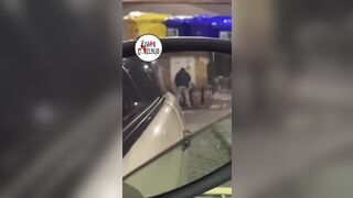 Coppia esibizionista scopa a Reggio di fronte al Mc Donalds
