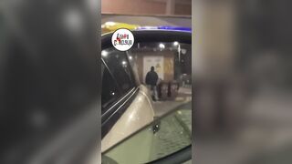 Coppia esibizionista scopa a Reggio di fronte al Mc Donalds