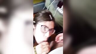 Fidanzata maiala prende sborra in faccia