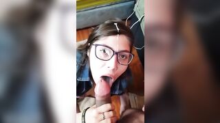 Anteprima del video: Fidanzata maiala prende sborra in faccia