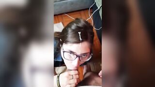 Fidanzata maiala prende sborra in faccia