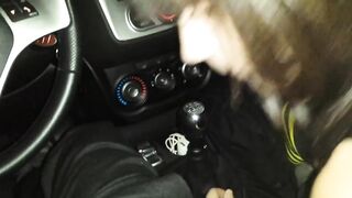 Pompino in auto fidanzata 18 enne