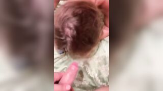 Un cazzo in bocca mentre lo prende a pecorina