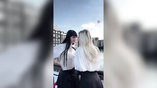 Martina zoccoleggia con amica ad Amsterdam