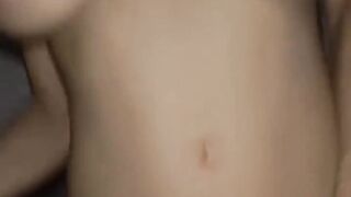 La sua faccia da troia mentre lo prende a smorzacandela