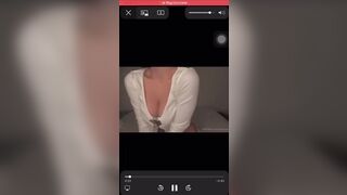 La troia su onlyfan mostra a tutti le sue belle tette sode