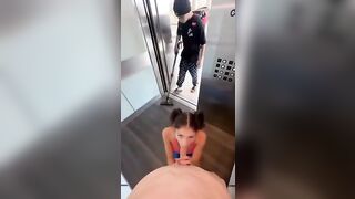 Eva teen troia succhia il cazzo in ascensore