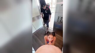 Eva teen troia succhia il cazzo in ascensore