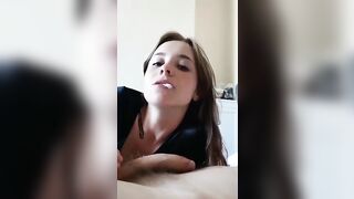 Pompino fidanzata 18 enne che ingoia la sborra