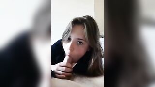 Pompino fidanzata 18 enne che ingoia la sborra