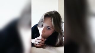 Pompino fidanzata 18 enne che ingoia la sborra