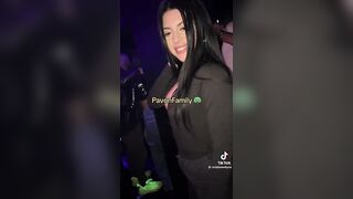 Quanto me lo fa tirare sta zoccola