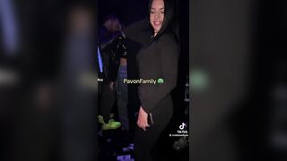 Quanto me lo fa tirare sta zoccola