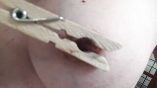 Mi piace giocare con i capezzoli