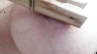 Mi piace giocare con i capezzoli