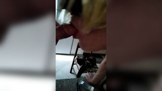 Pamelatrav si apre il culo