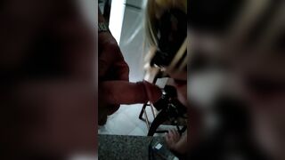 Pamelatrav si apre il culo