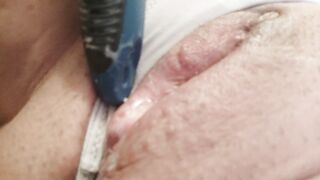 Fica masturbata e piena