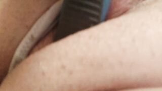 Dalla mia fica esce sempre roba