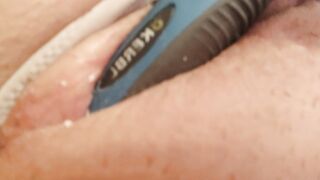 Dalla mia fica esce sempre roba