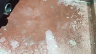 Ho finito di pisciare nel garage