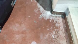 Ho finito di pisciare nel garage