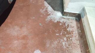 Ho finito di pisciare nel garage